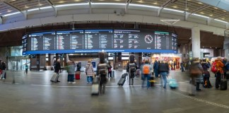 Varios países registran recargos y cancelaciones debido a los precios del combustible para aviones. Foto La Hora: Victor/Shutterstock