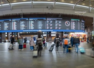 El verano de 2026, la crisis del queroseno, ¿habrá menos turistas? Varios países registran recargos y cancelaciones debido a los precios del combustible para aviones. Foto La Hora: Victor/Shutterstock