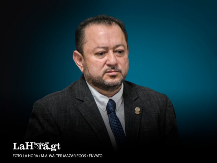 Un amparo en contra de la comisión del Cuerpo Electoral Universitario detuvo el segundo fraude electoral de Walter Mazariegos.