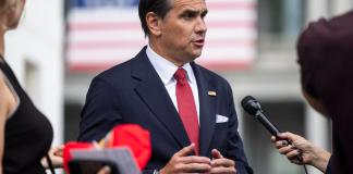 Trump nomina a Todd Blanche para fiscal general de EE.UU. en sustitución de Pam Bondi