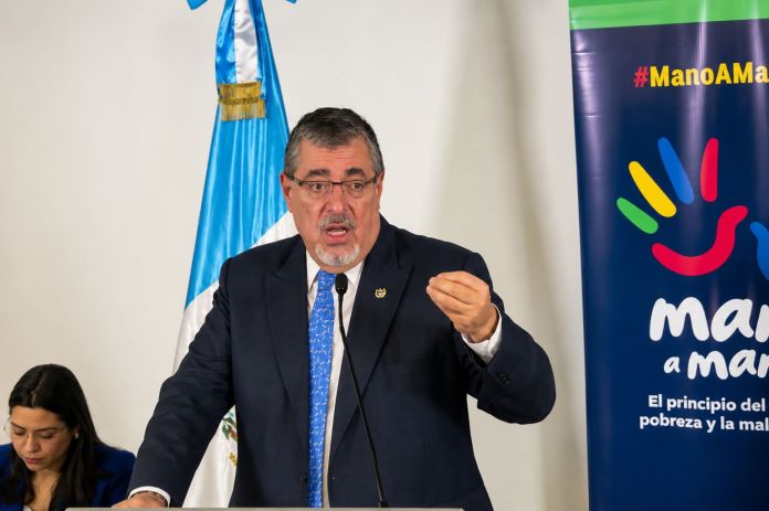 El presidente Arévalo confirmó que junto a la adenda para la construcción del AeroMetro, la municipalidad de Guatemala devolvió derecho de ferrovias para el MetroRiel.