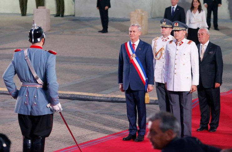 Fotografía del 11 de marzo de 2026 del presidente de Chile, José Antonio Kast (c), durante el cambio de mando presidencial, en Santiago (Chile). Foto La Hora: EFE