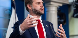 EE.UU. pospone por logística el viaje de Vance a Suiza para reunirse con Irán Archivo del vicepresidente de Estados Unidos, JD Vance. Foto La Hora: EFE
