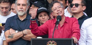 Así es el escrutinio electoral en Colombia que es cuestionado por Petro Fotografía de archivo del 1 de mayo de 2026 que muestra al presidente de Colombia, Gustavo Petro (c), pronunciando un discurso en Medellín (Colombia). Foto La Hora: EFE