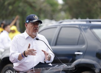 El presidente Arévalo confirmó que el dragado para el control del nivel de embarque de Puerto Quetzal para agilizar tiempos de descarga de buques.