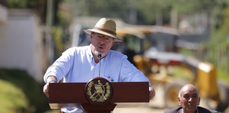 El presidente Bernardo Arévalo expresó que la Ley Integral contra el Lavado de Dinero es un "golpe a los corruptos donde más les duele, en el dinero".