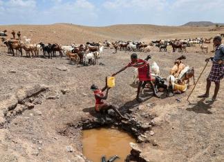 La mitad de la infancia mundial afronta al menos tres amenazas climáticas, según Unicef
