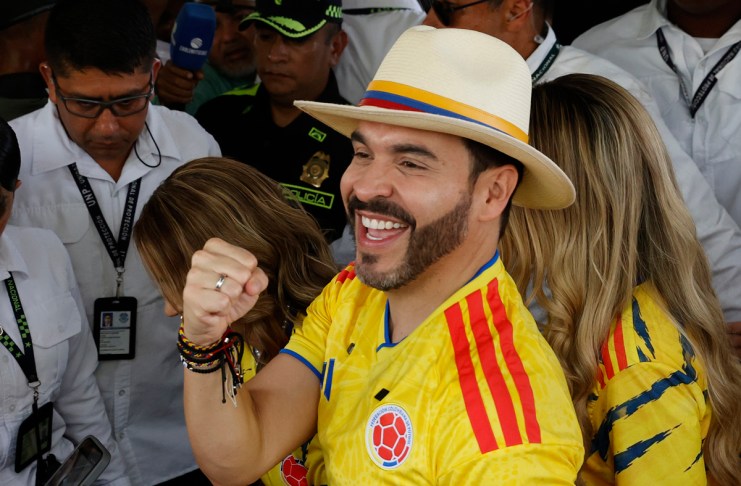 Ultraderechista De la Espriella toma la ventaja para la presidencia de Colombia con el 49.65% de los votos El candidato a la presidencia de Colombia Abelardo de la Espriella reacciona en Barranquilla (Colombia). Foto La Hora: EFE