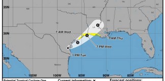 EE. UU. prevé la primera tormenta tropical del Atlántico en Texas con inundaciones Imagen cedida por la Oficina Nacional de Administración Oceánica y Atmosférica (NOAA) a través del Centro Nacional de Huracanes (NHC) estadounidense que muestra el pronóstico de tres días del paso de la tormenta tropical. Foto La Hora: EFE