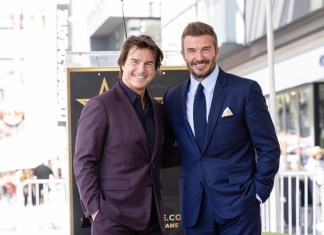 Archivo del exjugador David Beckham (d), junto con el actor Tom Cruise (l). Foto La Hora: EFE