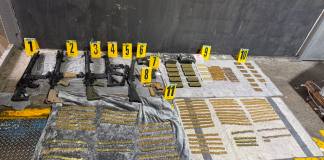 Decomisan arsenal oculto en un contenedor que llegó de Miami al puerto Santo Tomás de Castilla