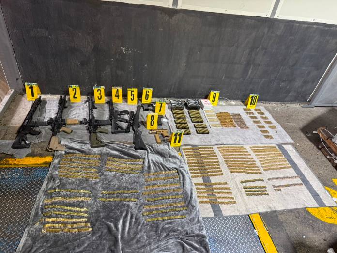 Armas Decomisan arsenal oculto en un contenedor que llegó de Miami al puerto Santo Tomás de Castilla