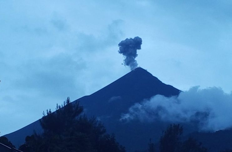 Volcán de Fuego continúa con actividad explosiva; Conred recomienda no acercarse a la barrancas La Conred emitió recomendaciones a la población a raíz de la reciente actividad explosiva del volcán de Fuego.