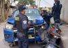 Persecución policial termina con dos supuestos motoladrones detenidos en colonia Arimany