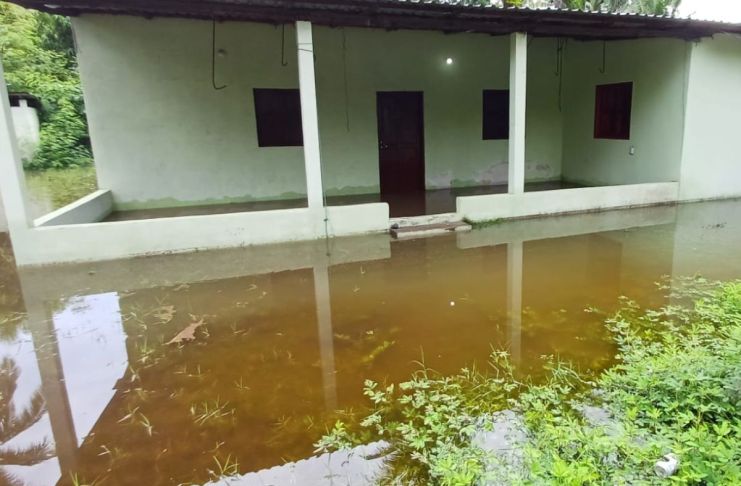 Agua, alimentos y kits de higiene: Conred envía asistencia a damnificados por depresión Cristina en Cuilapa Conred entrega ayuda humanitaria a familias afectadas por la depresión tropical Cristina en Santa Rosa. Foto La Hora: Conred.