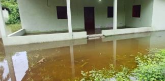 Agua, alimentos y kits de higiene: Conred envía asistencia a damnificados por depresión Cristina en Cuilapa Conred entrega ayuda humanitaria a familias afectadas por la depresión tropical Cristina en Santa Rosa. Foto La Hora: Conred.