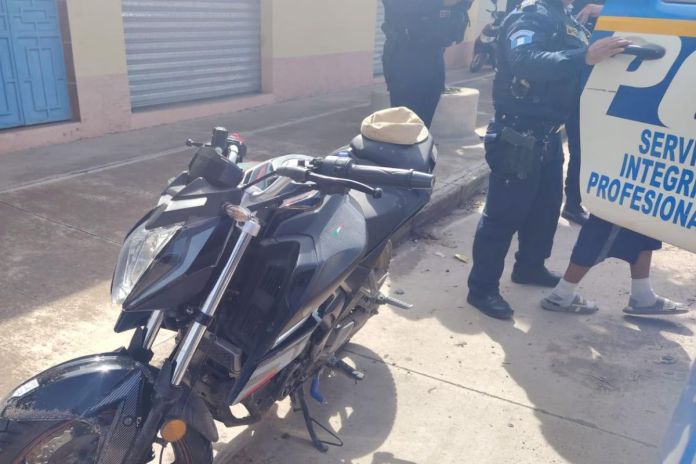 Menor remitido por portación ilegal de arma de fuego. Foto La Hora: PNC.