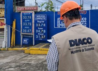 DIACO sanciona a 13 gasolineras por incumplir la aplicación del subsidio a combustibles DIACO sanciona a 13 gasolineras por incumplir la aplicación del subsidio a combustibles. Foto La Hora: DIaco.