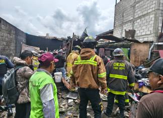 Cuatro casas resultan con daños estructurales tras explosión en venta de productos pirotécnicos Cuatro casas resultan con daños estructurales. Foto La Hora: CVB.