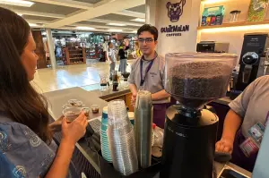 La puerta 7 del Aeropuerto La Aurora es la vitrina desde donde Guatemala conquista al mundo con su café