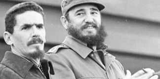 Fallece Ramiro Valdés, uno de los históricos comandantes de la revolución cubana Fotografía difundida en la cuenta en X @DiazCanelB del presidente de Cuba, Miguel Díaz-Canel, donde ve se al fallecido presidente de Cuba Fidel Castro (d) junto a Ramiro Valdés Menéndez. Foto La Hora: EFE/ @DiazCanelB /