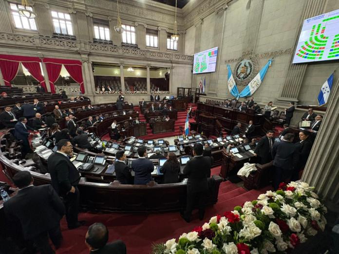 Congreso De proponerse un nuevo subsidio a los combustibles, el Congreso debe de conocerlo. Foto La Hora: EFE