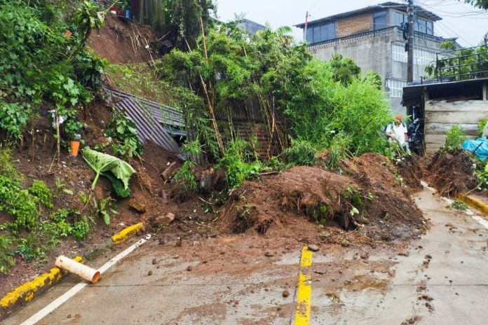 Deslizamiento de tierra registrado por la depresión tropical Cristina en Quetzaltenango. Foto La Hora: Conred