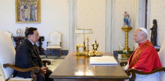 El papa León XIV recibe en audiencia al presidente interino de Perú, José María Balcázar Zelada en el Vaticano, en el marco de la gira del mandatario latinoamericano por Europa.