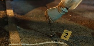 Envían a prisión preventiva para un exsubcomisario de la PNC acusado de la muerte de una colega