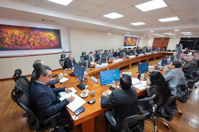 Misión del FMI sostuvo primera reunión con autoridades de Gobierno. Foto La Hora: MINFIN