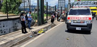 Tránsito lento en la ruta al Pacífico hacia la capital por motorista fallecido en el km 15 Un carril de la ruta CA-9 con dirección a la capital se ha cerrado por el accidente que dejó un motorista fallecido, informó la PMT de Villa Nueva