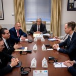 El fiscal general Gabriel García Luna y el ministro de Gobernación Marco Antonio Villeda ayer en reuniones con el Departamento de Justicia. Foto La Hora: División Criminal del Departamento de Justicia.