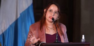 Bloqueadores de señal en cárceles entrarán a fase de pruebas el 18 de junio; Mingob aún analiza solución definitiva La viceministra de Tecnología Karen Ortiz afirmó que el próximo 18 de junio se harán las pruebas para bloqueadores de señal en cárceles del país.