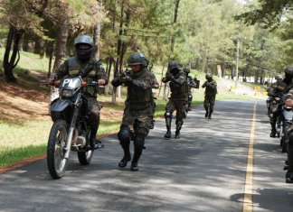 El presidente Bernardo Arévalo llamó a los nuevos elementos graduados del ejército a prepararse para nuevos flagelos y problemáticas en el país.