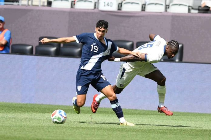 La selección de futból guatemalteca sufrió una derrota por 3-0 frente a Ecuador en el partido amistoso de las fechas FIFA de junio.