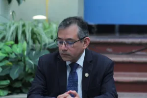 "Algunas personas ya salieron del ministerio" afirma el MSPAS tras tres meses desde caso de certificados falsos