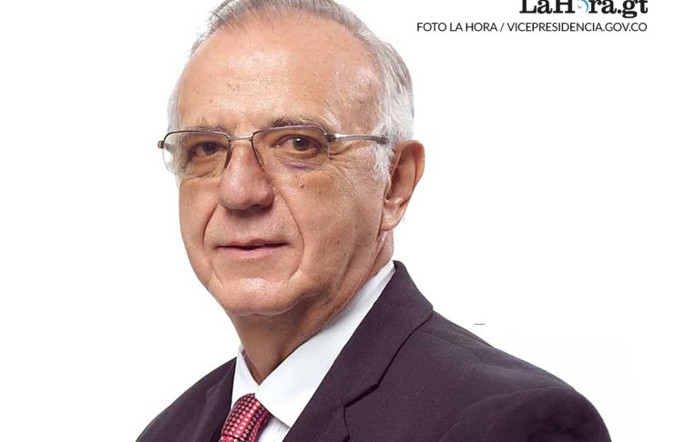 El exministro de la Defensa de Colombia Iván Velásquez y ahora embajador en el Vaticano es indagado en Colombia. Foto La Hora/Vicepresidencia Colombia
