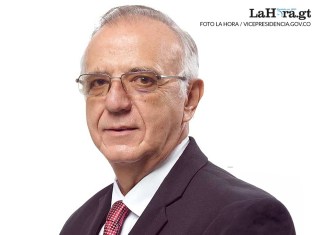 En Colombia indagan contra Iván Velásquez y otros por supuestos favorecimientos al Clan del Golfo El exministro de la Defensa de Colombia Iván Velásquez y ahora embajador en el Vaticano es indagado en Colombia. Foto La Hora/Vicepresidencia Colombia