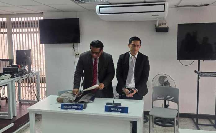 Sin oposición del MP, el Tribunal Séptimo de Sentencia Penal concedió nuevamente la libertad al exdirector de informática del TSE, Jorge Santos. Foto La Hora: Sergio Osegueda