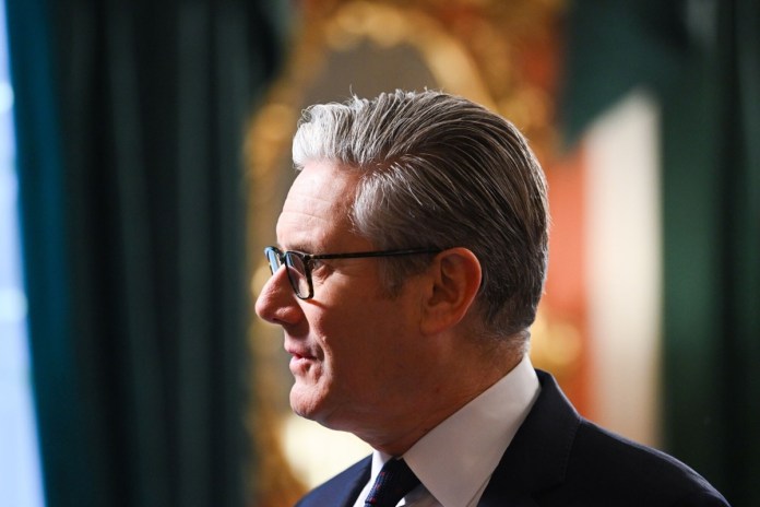 Keir Starmer dimite como Primer Ministro británico El primer ministro británico, Keir Starmer, el pasado 15 de junio durante una reunión en Downing Street, en Londres.