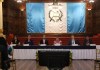 Imagen del lanzamiento de FILGUA 2026, donde aparecen sentados, de izquierda a derecha, la autora Denise Phé-Funchal, ministra Anabella Giracca, viceministro Emiliano Valdés, doctora Rigoberta Menchú, embajador alemán Hardy Boeckle, y presidente de la AGEG César Medina.