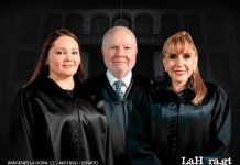 Los magistrados, Julia Rivera, Roberto Molina Barreto y Dina Ochoa. Foto La Hora: Francisco Altán