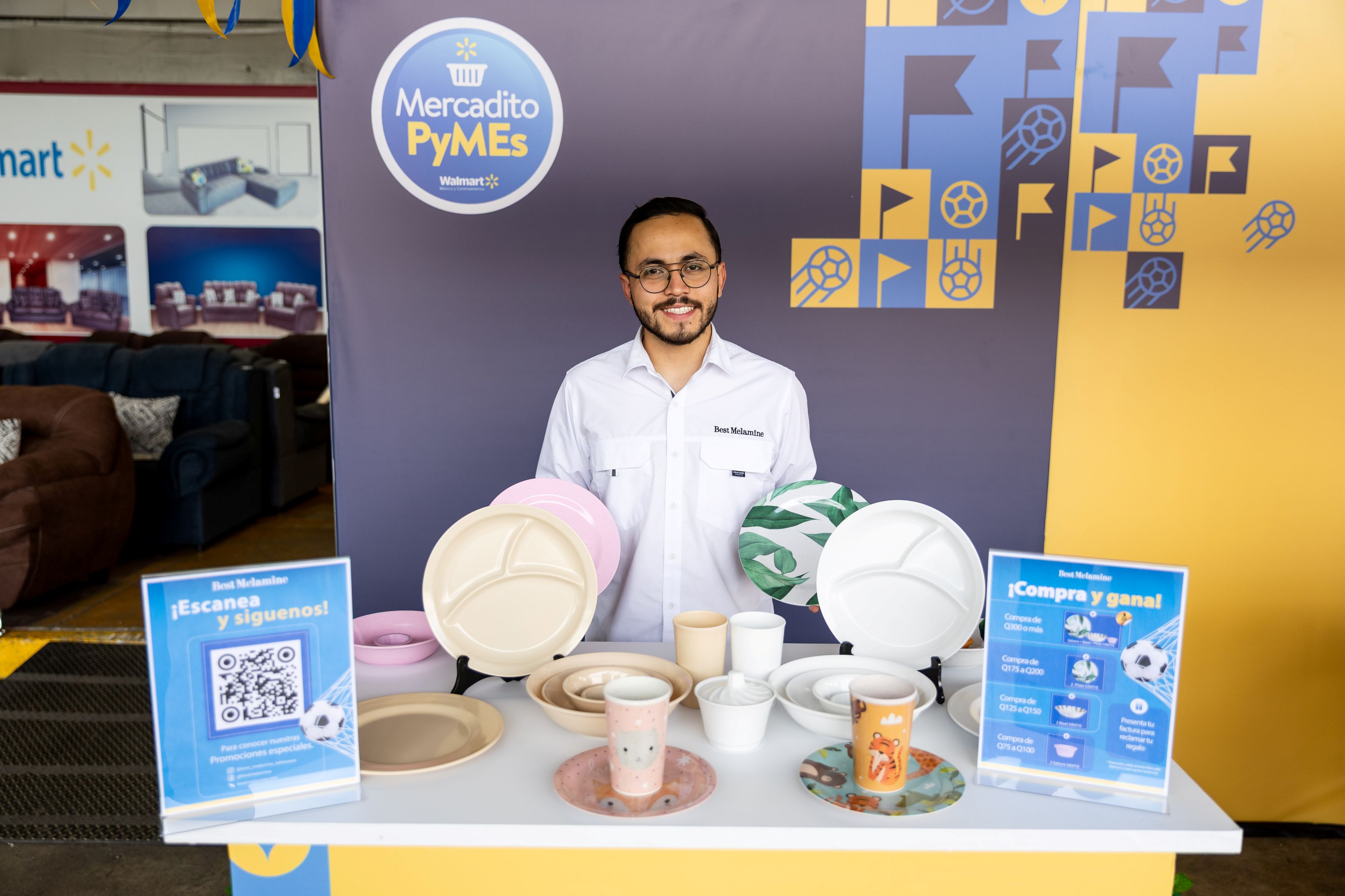 Emprendedores locales presentan sus productos en los Mercaditos PyMEs. Foto: Cortesía de Walmart México y Centroamérica.
