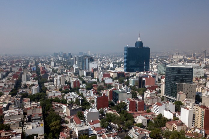 El sector privado reduce al 1,09 % el pronóstico de crecimiento de México para 2026 El sector privado reduce al 1,09 % el pronóstico de crecimiento de México para 2026. Foto La Hora: EFE