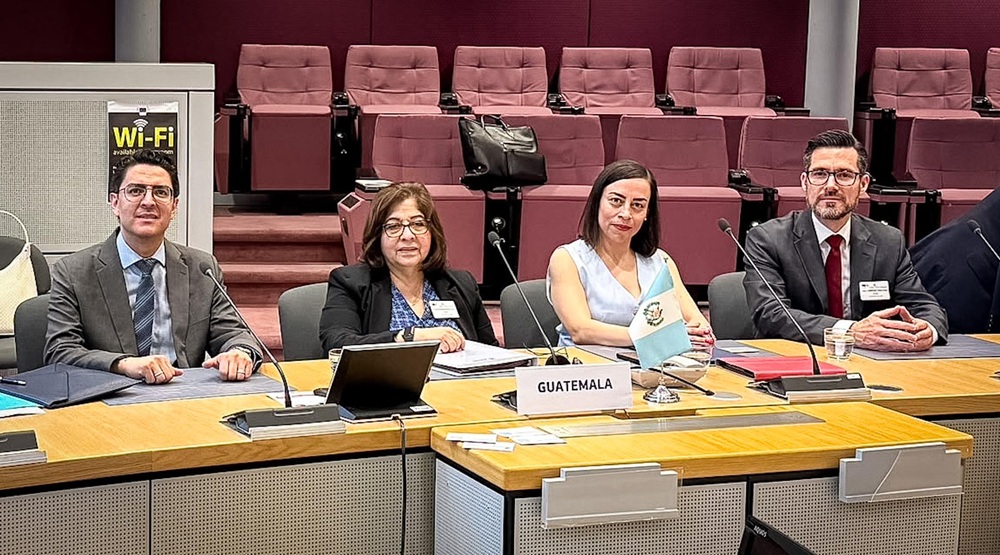 Delegación de Gobierno en reunión con la Comisión Europea. Foto: La Hora / Mineco