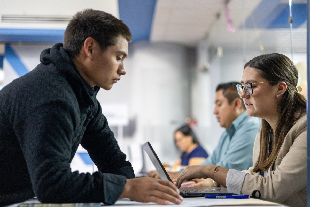 85 mil personas beneficiadas con servicios de empleo, pero informalidad aún afecta a más del 6