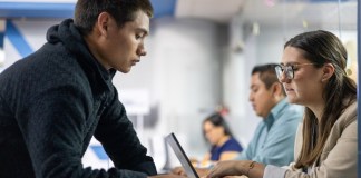 En la conferencia Internacional del Trabajo, el gobierno afirmo que 85 mil personas han sido beneficiadas con servicios de empleo. Sin embargo más del 60% de la población vive en la informalidad.