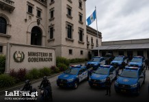 Expertos apunta a camino para transparentar licitaciones en el Estado, tras compra de patrullas en la PNC.