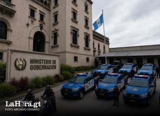 Expertos apunta a camino para transparentar licitaciones en el Estado, tras compra de patrullas en la PNC.