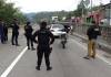 Mujeres detenidas en ruta al Atlántico transportaban dinero oculto en el tablero de un vehículo. Foto La Hora: PNC.